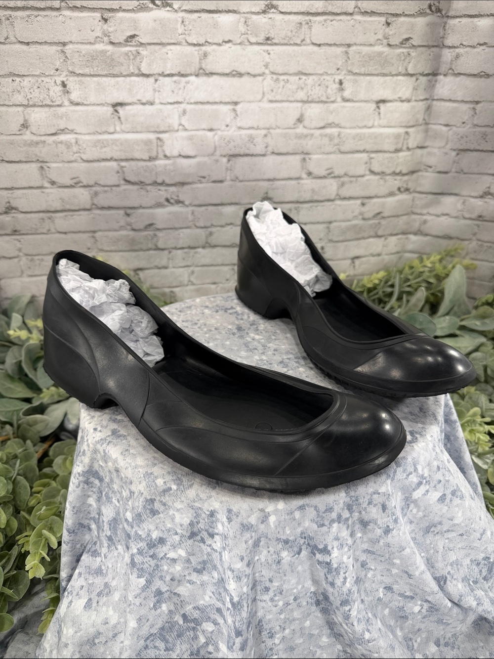 TINGLEY - MENS LARGE Black Rubber Overshoe Protectors for Dress or Casual Shoes